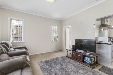 Photo of property in 102 Wallace Road, Papatoetoe, Auckland, 2025