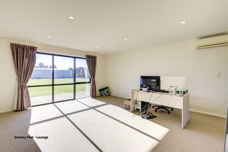 Photo of property in 8 Northside Drive, Waikuku, Rangiora, 7473