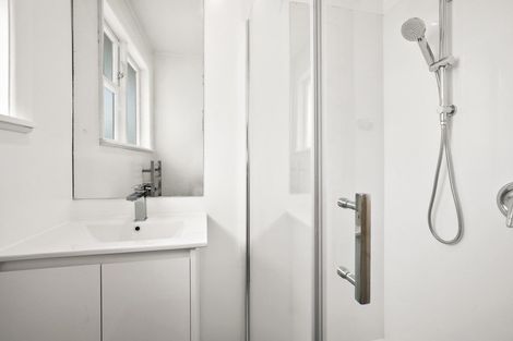 Photo of property in 30 Yeats Crescent, Fairfield, Hamilton, 3214