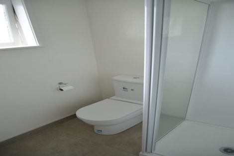 Photo of property in 2/21 Waverley Avenue, Glenfield, Auckland, 0629