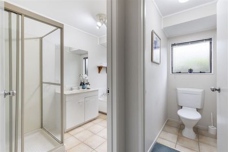 Photo of property in 14 West Fairway, Golflands, Auckland, 2013