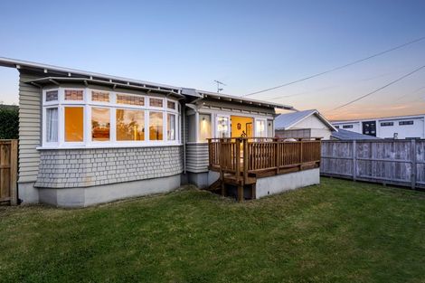 Photo of property in 1/10 Corrella Road, Belmont, Auckland, 0622