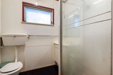 Photo of property in 1/22 Gladys Avenue, Glenfield, Auckland, 0629