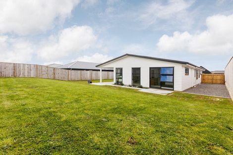 Photo of property in 3 Sardinia Grove, Fitzherbert, Palmerston North, 4410