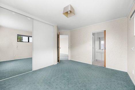Photo of property in 18 Van Dyke Place, West Harbour, Auckland, 0618
