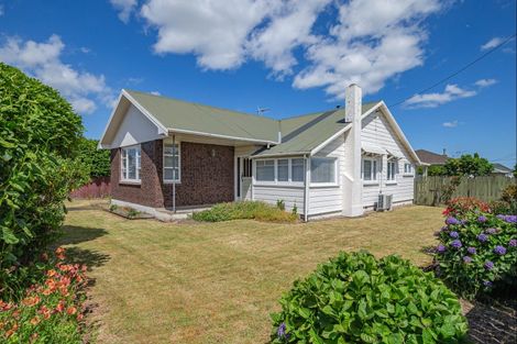 Photo of property in 16 Seddon Street, Levin, 5510