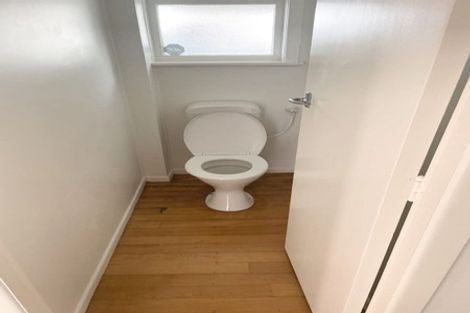 Photo of property in 7 Edgerton Road, Te Atatu Peninsula, Auckland, 0610