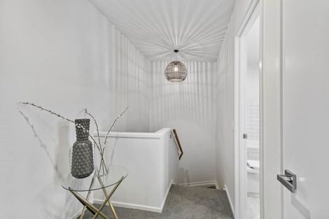 Photo of property in 14b Ropata Avenue, Point England, Auckland, 1072