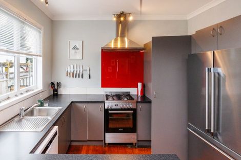 Photo of property in 33 Fitzroy Street, Terrace End, Palmerston North, 4410