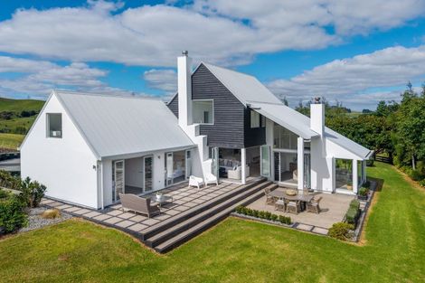 Photo of property in 122 Brownhill Road, Whitford, Manurewa, 2576