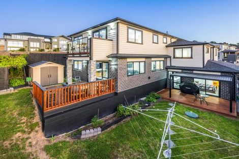 Photo of property in 54 Armstrong Farm Drive, East Tamaki Heights, Auckland, 2016