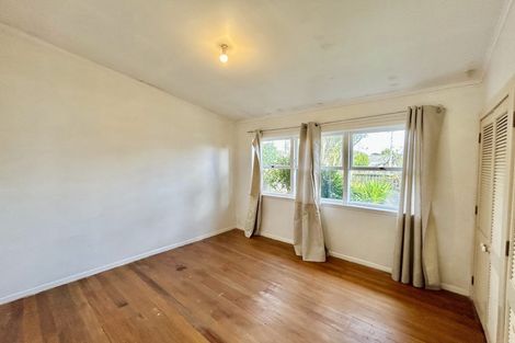 Photo of property in 1/41 Aeroview Drive, Beach Haven, Auckland, 0626