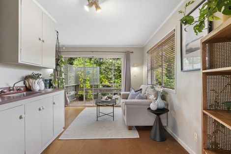 Photo of property in 4 Coulthard Terrace, Opaheke, Papakura, 2113