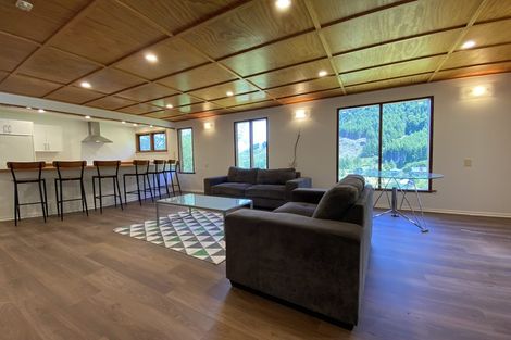 Photo of property in 16 Mackinnon Terrace, Sunshine Bay, Queenstown, 9300