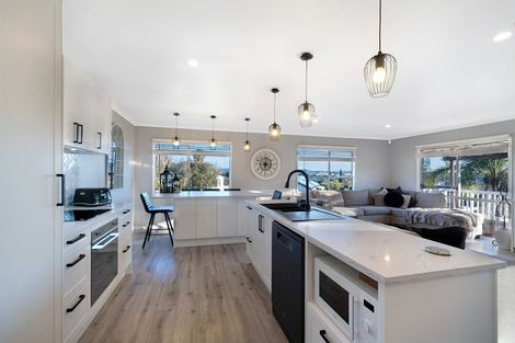 Photo of property in 12 Pahi Place, West Harbour, Auckland, 0618