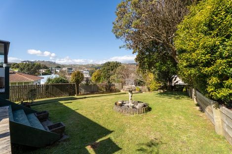 Photo of property in 62 Franklyn Road, Tawa, Wellington, 5028