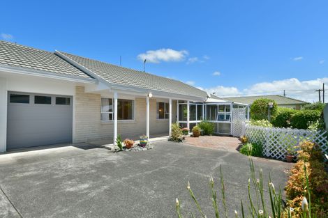 Photo of property in 32b Edward Avenue, Orewa, 0931