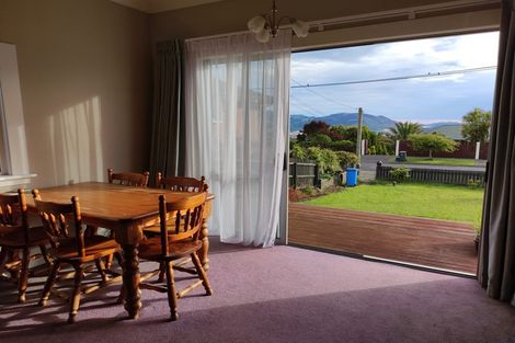 Photo of property in 67 Earls Road, Saint Clair, Dunedin, 9012