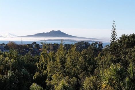 Photo of property in 26 Peter Terrace, Castor Bay, Auckland, 0620