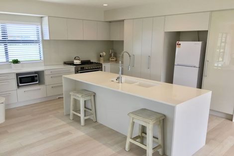 Photo of property in 1 Breton Road, Karaka, Papakura, 2113