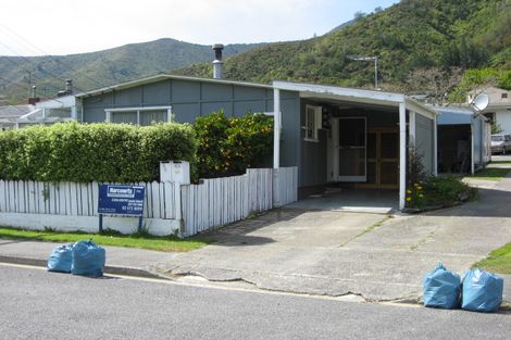 Photo of property in 71b Hampden Street, Picton, 7220