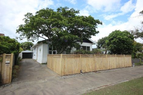 Photo of property in 25 Marne Street, Hokowhitu, Palmerston North, 4410