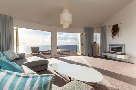 Photo of property in 43a Te Ahuahu Road, Piha, New Lynn, 0772