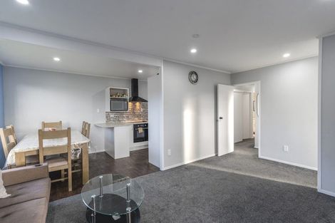 Photo of property in 1/71 Luanda Drive, Ranui, Auckland, 0612