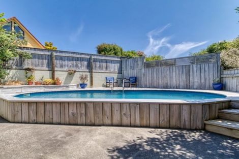 Photo of property in 2 Ritchie Place, Havelock North, 4130