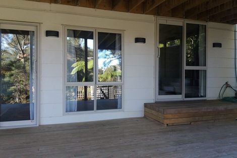 Photo of property in 5 Saddleback Rise, Murrays Bay, Auckland, 0630