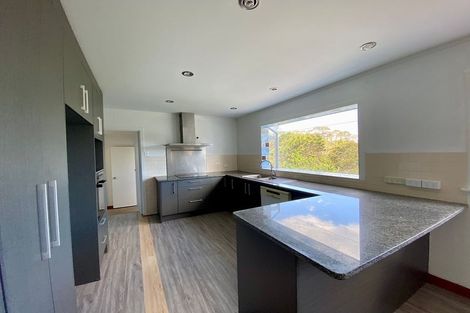 Photo of property in 318 Sturges Road, Henderson Valley, Auckland, 0612