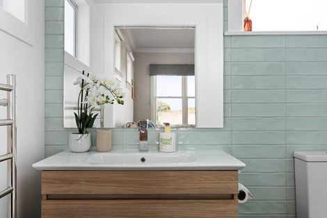 Photo of property in 28a Moana Road, Okitu, Gisborne, 4010