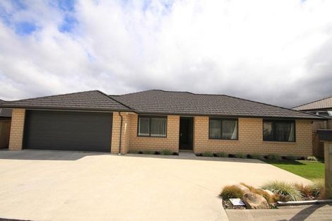 Photo of property in 64 Sunstone Crescent, Brown Owl, Upper Hutt, 5018