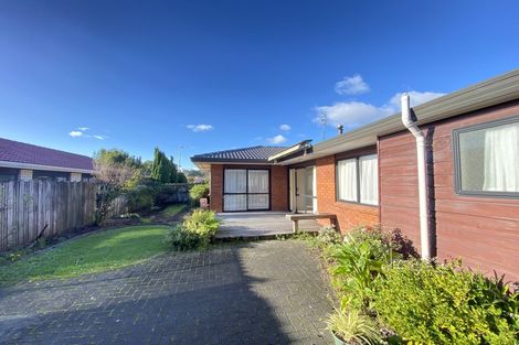 Photo of property in 38 West Fairway, Golflands, Auckland, 2013
