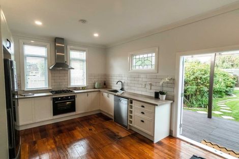 Photo of property in 156 Kings Crescent, Hutt Central, Lower Hutt, 5010