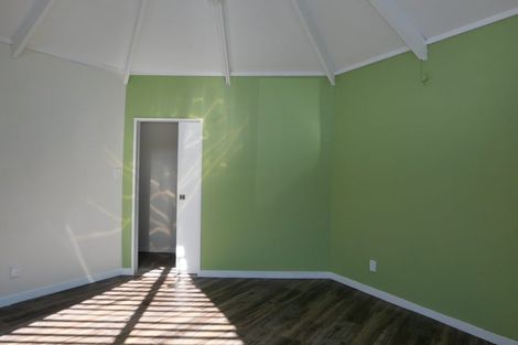 Photo of property in 3 Nugget Grove, Raumati Beach, Paraparaumu, 5032