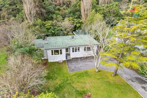Photo of property in 15 Kennedy Grove, Stokes Valley, Lower Hutt, 5019