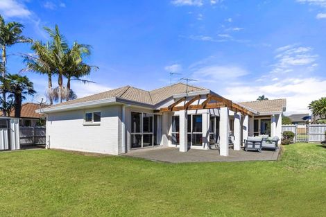 Photo of property in 9 Yarlside Place, Northpark, Auckland, 2013