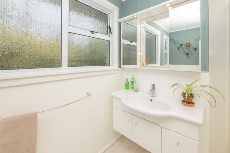 Photo of property in 393 Sawyers Arms Road, Harewood, Christchurch, 8051