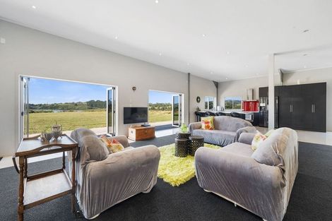 Photo of property in 141 Wades Road, Whitford, Howick, 2571