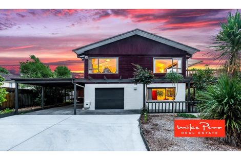 Photo of property in 7 Pokapu Street, Titirangi, Auckland, 0600