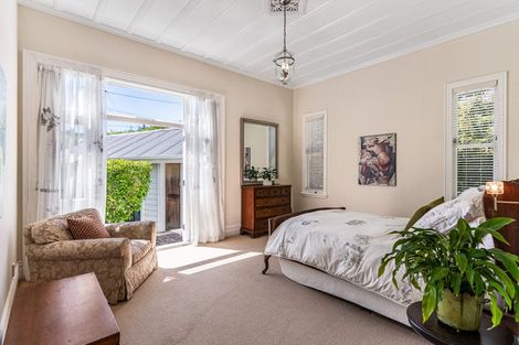 Photo of property in 31 Shoal Bay Road, Devonport, Auckland, 0624