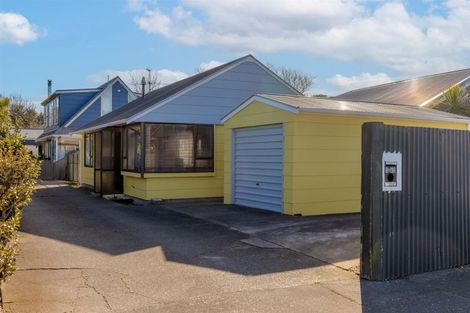 Photo of property in 1/62 Bowhill Road, New Brighton, Christchurch, 8083