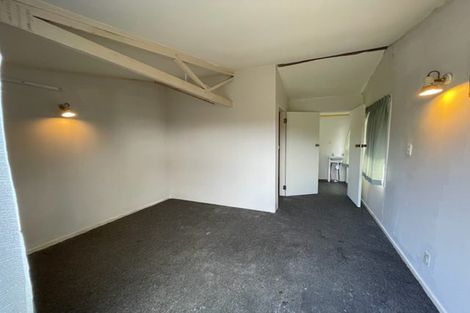 Photo of property in 1/22 Cliff View Drive, Green Bay, Auckland, 0604