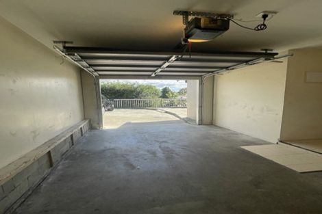 Photo of property in 6a Alma Street, Te Atatu South, Auckland, 0610