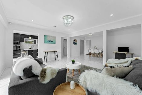 Photo of property in 2/56 Great South Road, Papatoetoe, Auckland, 2025