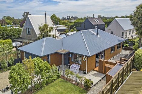 Photo of property in 27 Reserve Road, Waikuku Beach, 7473