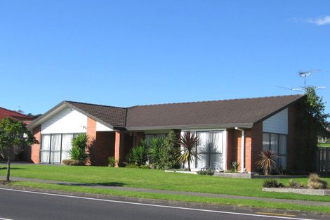 Photo of property in 32 Meadowland Drive, Somerville, Auckland, 2014