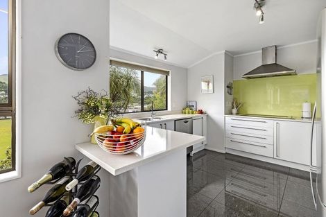 Photo of property in 14 Mckeefry Grove, Tawa, Wellington, 5028