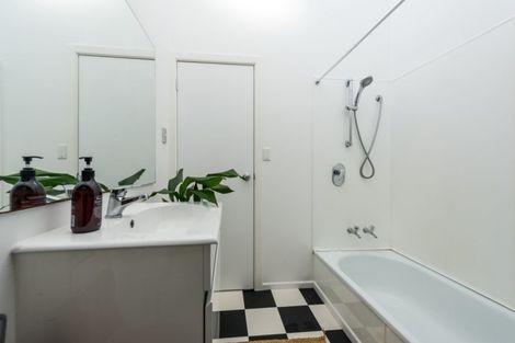 Photo of property in 3/7 Lydia Avenue, Northcote, Auckland, 0627